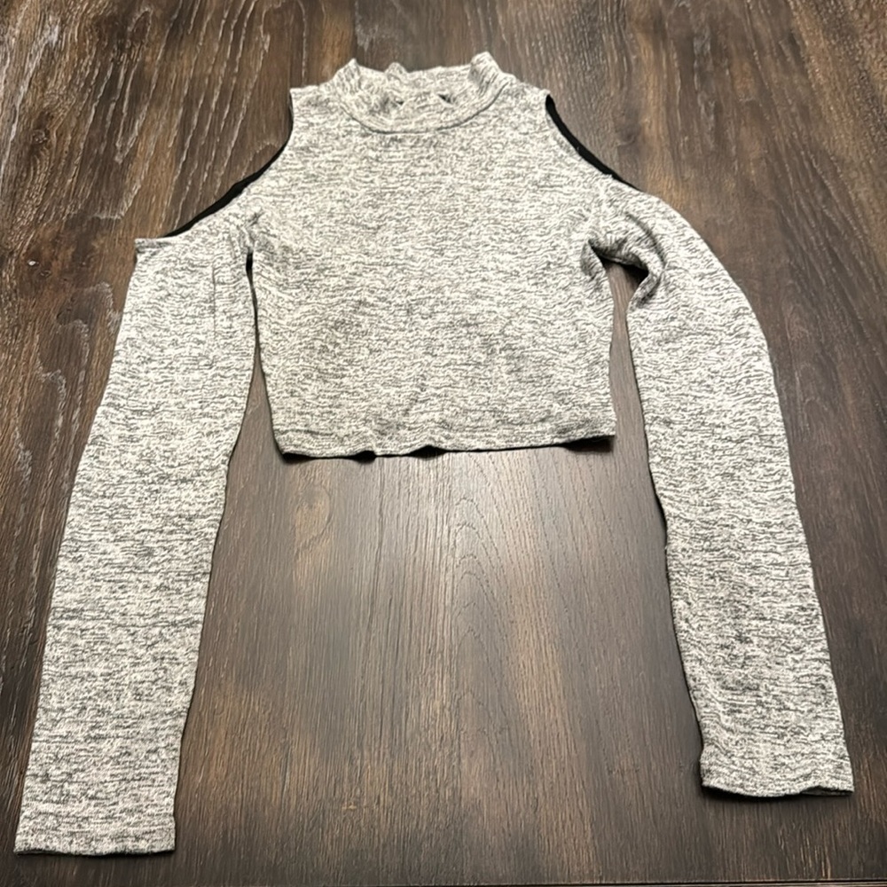 🟤 A+ Ellen COLD SHOULDER LONG SLEEVE CROP TOP SIZE XS